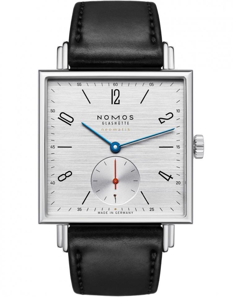 NOMOS 423 AT WORK