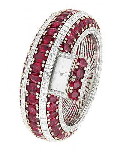VAN CLEEF & ARPELS （Rubis Secret Bracelet Watch） -